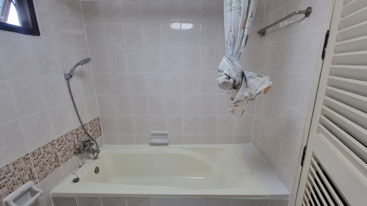 ให้เช่าสุขุมวิท อโศก ทองหล่อ : พร้อมพงษ์ Pet friendly อพาร์ทเมนท์ให้เช่า เหมาะสำหรับครอบครัว 3 ห้องนอน 4 ห้องน้ำ มีรถรับส่ง BTS และพื้นที่ใกล้เคียง