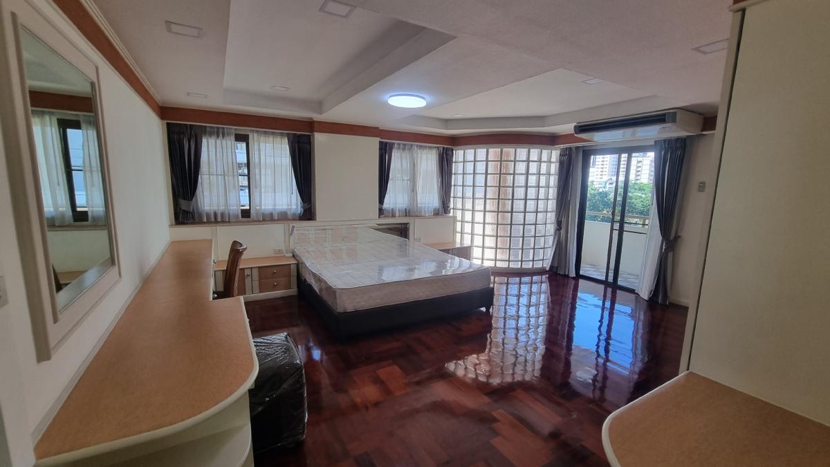 ให้เช่าสุขุมวิท อโศก ทองหล่อ : พร้อมพงษ์ Pet friendly อพาร์ทเมนท์ให้เช่า เหมาะสำหรับครอบครัว 3 ห้องนอน 4 ห้องน้ำ มีรถรับส่ง BTS และพื้นที่ใกล้เคียง