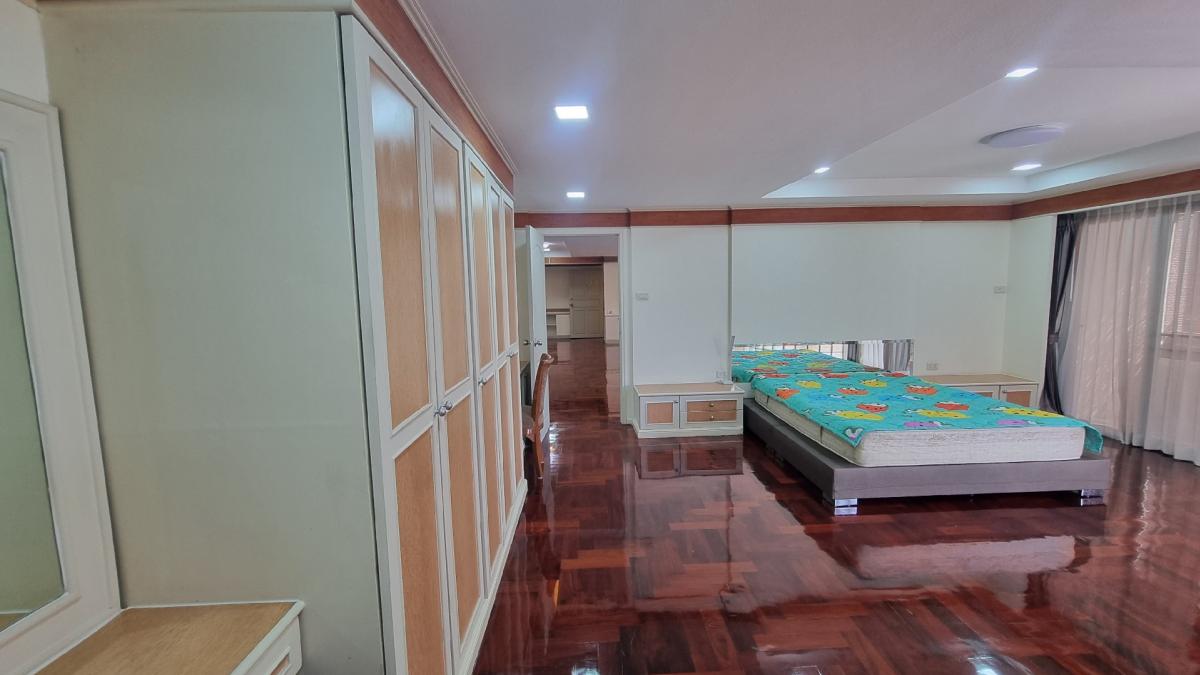 ให้เช่าสุขุมวิท อโศก ทองหล่อ : พร้อมพงษ์ Pet friendly อพาร์ทเมนท์ให้เช่า เหมาะสำหรับครอบครัว 3 ห้องนอน 4 ห้องน้ำ มีรถรับส่ง BTS และพื้นที่ใกล้เคียง