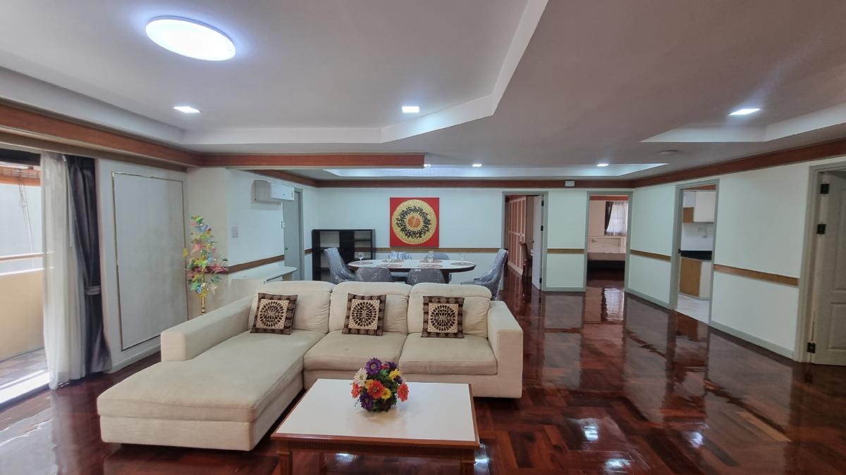 ให้เช่าสุขุมวิท อโศก ทองหล่อ : พร้อมพงษ์ Pet friendly อพาร์ทเมนท์ให้เช่า เหมาะสำหรับครอบครัว 3 ห้องนอน 4 ห้องน้ำ มีรถรับส่ง BTS และพื้นที่ใกล้เคียง