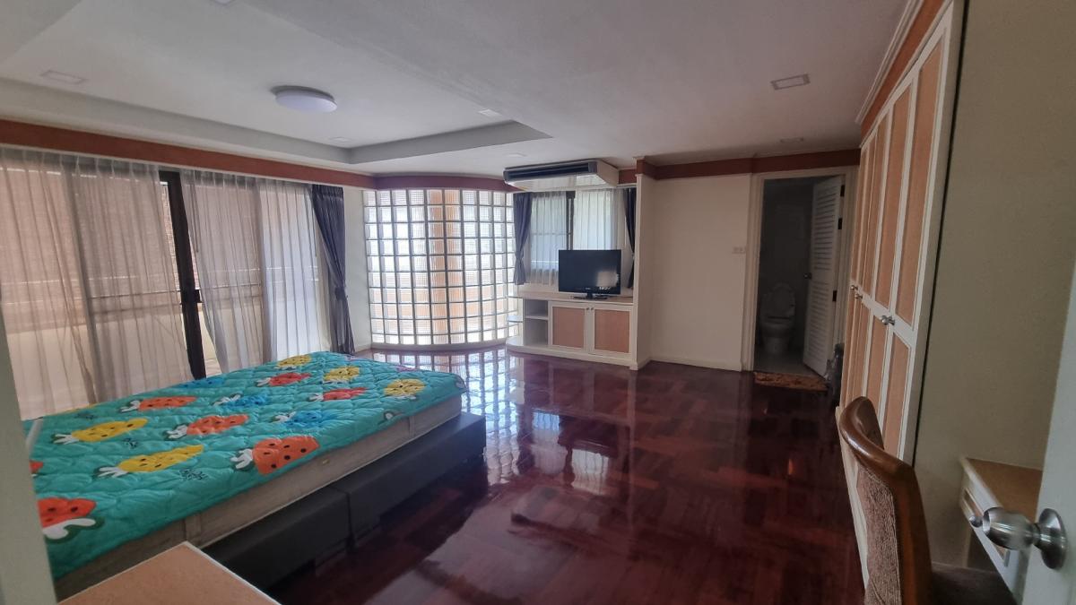 ให้เช่าสุขุมวิท อโศก ทองหล่อ : พร้อมพงษ์ Pet friendly อพาร์ทเมนท์ให้เช่า เหมาะสำหรับครอบครัว 3 ห้องนอน 4 ห้องน้ำ มีรถรับส่ง BTS และพื้นที่ใกล้เคียง