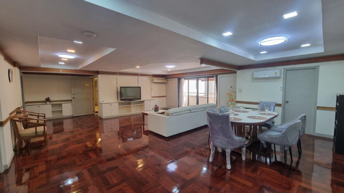 ให้เช่าสุขุมวิท อโศก ทองหล่อ : พร้อมพงษ์ Pet friendly อพาร์ทเมนท์ให้เช่า เหมาะสำหรับครอบครัว 3 ห้องนอน 4 ห้องน้ำ มีรถรับส่ง BTS และพื้นที่ใกล้เคียง