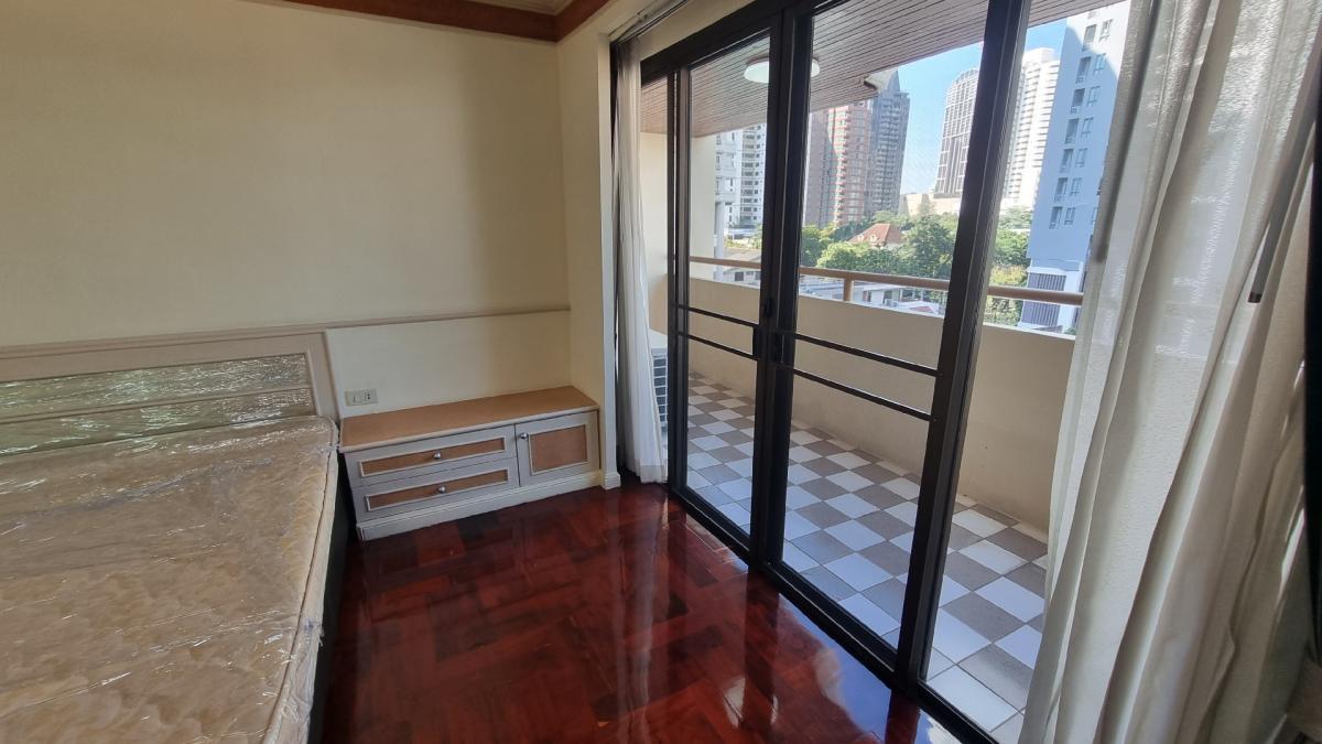 ให้เช่าสุขุมวิท อโศก ทองหล่อ : พร้อมพงษ์ Pet friendly อพาร์ทเมนท์ให้เช่า เหมาะสำหรับครอบครัว 3 ห้องนอน 4 ห้องน้ำ มีรถรับส่ง BTS และพื้นที่ใกล้เคียง