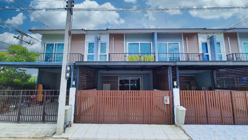 For SaleTownhomePathum Thani,Rangsit, Thammasat : Townhome, Supalai Bella Village, Wongwaen-Lam Luk Ka, Khlong 6, Lam Luk Ka Road, near Kanchanaphisek Road, kitchen extension, Bueng Kham Phroi Subdistrict, Lam Luk Ka District, Pathum Thani Province