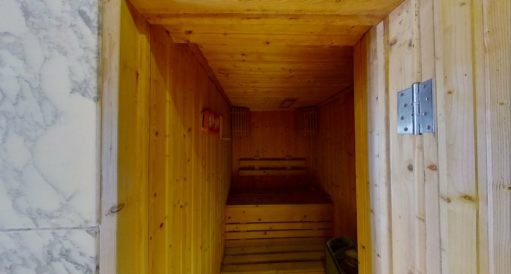 For SaleCondoRatchathewi,Phayathai : Address Phayathai 38 sq.m. Eng 中 日 Please add LINE ID @806qphgn o8415o5483