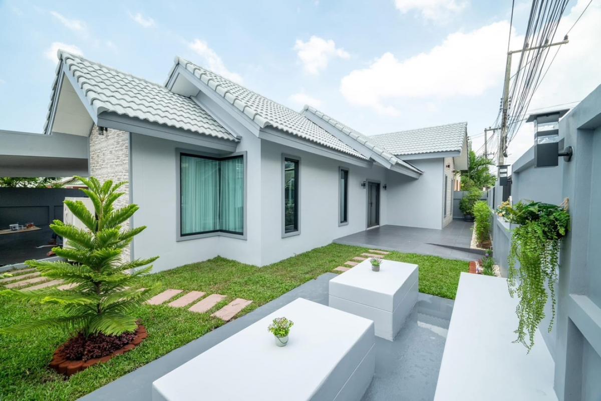 ขายบ้านพัทยา บางแสน ชลบุรี สัตหีบ : บ้านเดี่ยว 3 ห้องนอน 3 ห้องน้ำ พร้อมอยู่ พร้อมเฟอร์นิเจอร์ เครื่ิองใช้ไฟฟ้า สระว่ายน้ำ