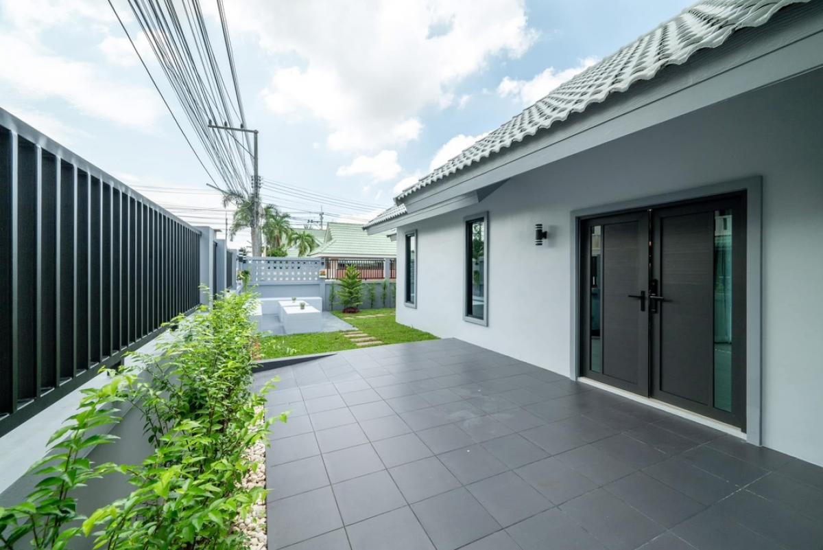 ขายบ้านพัทยา บางแสน ชลบุรี สัตหีบ : บ้านเดี่ยว 3 ห้องนอน 3 ห้องน้ำ พร้อมอยู่ พร้อมเฟอร์นิเจอร์ เครื่ิองใช้ไฟฟ้า สระว่ายน้ำ