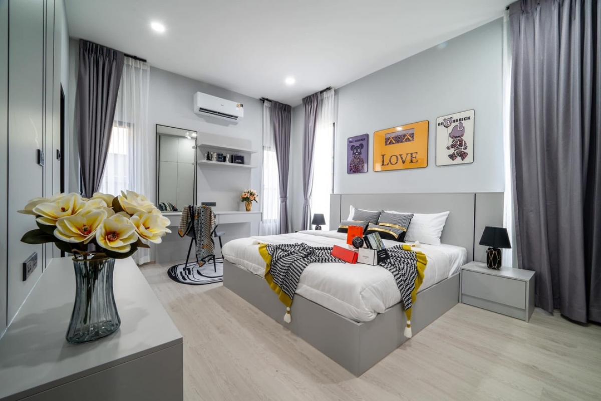 ขายบ้านพัทยา บางแสน ชลบุรี สัตหีบ : บ้านเดี่ยว 3 ห้องนอน 3 ห้องน้ำ พร้อมอยู่ พร้อมเฟอร์นิเจอร์ เครื่ิองใช้ไฟฟ้า สระว่ายน้ำ