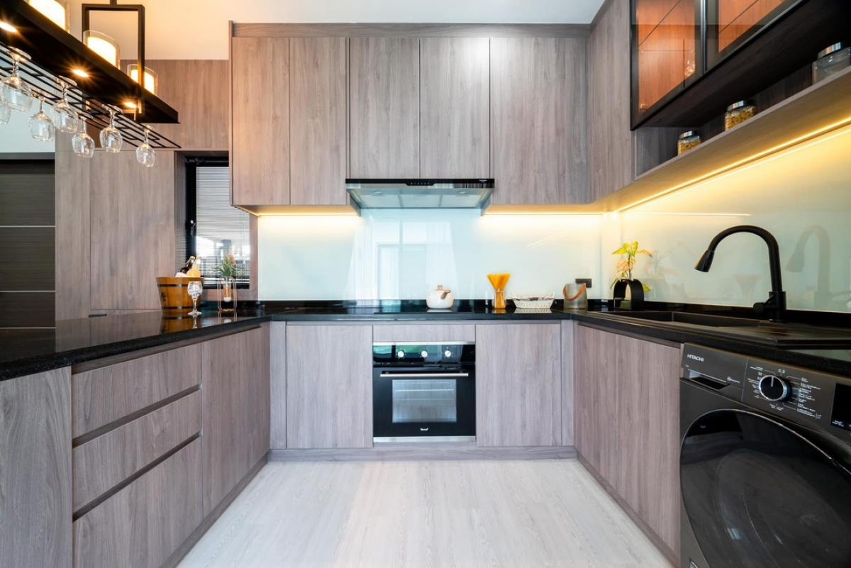 ขายบ้านพัทยา บางแสน ชลบุรี สัตหีบ : บ้านเดี่ยว 3 ห้องนอน 3 ห้องน้ำ พร้อมอยู่ พร้อมเฟอร์นิเจอร์ เครื่ิองใช้ไฟฟ้า สระว่ายน้ำ