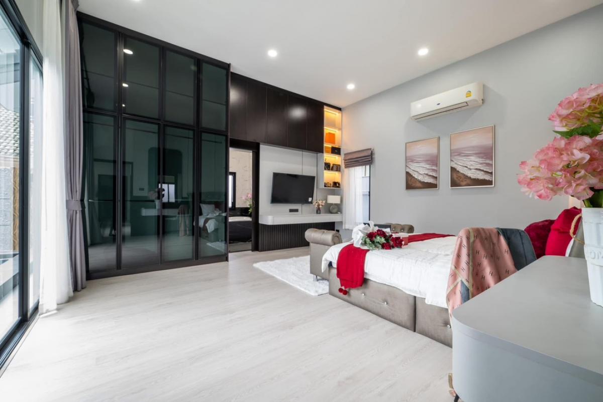 ขายบ้านพัทยา บางแสน ชลบุรี สัตหีบ : บ้านเดี่ยว 3 ห้องนอน 3 ห้องน้ำ พร้อมอยู่ พร้อมเฟอร์นิเจอร์ เครื่ิองใช้ไฟฟ้า สระว่ายน้ำ