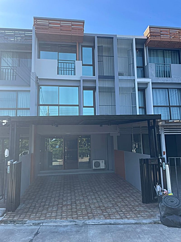 ขายทาวน์โฮมมีนบุรี-ร่มเกล้า : ขาย  ทาวน์เฮ้าส์  คลองสามวา  ถ.สุเหร่าคลองหนึ่ง