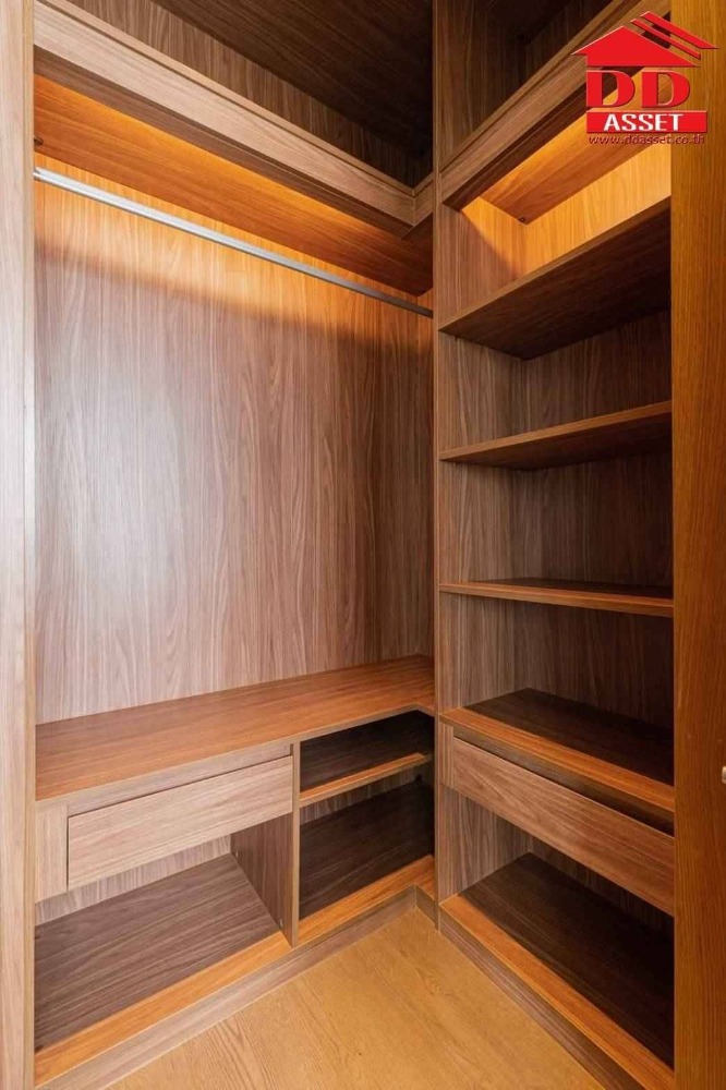 ให้เช่าคอนโดสุขุมวิท อโศก ทองหล่อ : For Rent  Park origin phrom phong  (พาร์ค ออริจิ้น พร้อมพงษ์) คอนโดหรูใกล้ EmQuartier และ Emporium  รหัส : C8071