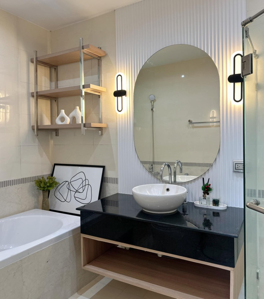 For SaleCondoRatchathewi,Phayathai : Property code Bh0736 Baan Klang Krung Siam-Pathumwan Condominium, room size 67 sq m., 2 bedrooms, 2 bathrooms, 10th floor