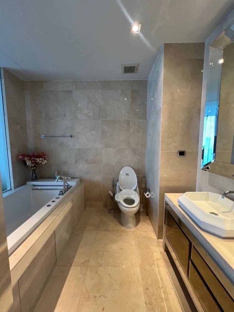 ให้เช่าคอนโดสุขุมวิท อโศก ทองหล่อ : • 𝐑𝐄𝐍𝐓 • 𝐌𝐚𝐫𝐪𝐮𝐞 𝐒𝐮𝐤𝐡𝐮𝐦𝐯𝐢𝐭 • 𝟐+𝟏 𝐁𝐞𝐝 𝟒 𝐁𝐚𝐭𝐡 • 𝟏𝟖𝟗 𝐒𝐪𝐦. • 𝟑𝟓𝟎,𝟎𝟎𝟎 • + 𝐖𝐨𝐫𝐤𝐢𝐧𝐠 𝐑𝐨𝐨𝐦 / 𝐌𝐚𝐢𝐝 𝐑𝐨𝐨𝐦  𝐋𝐢𝐧𝐞 𝐈𝐃 : 𝐕𝐚𝐬𝐬𝐢𝐥𝐲