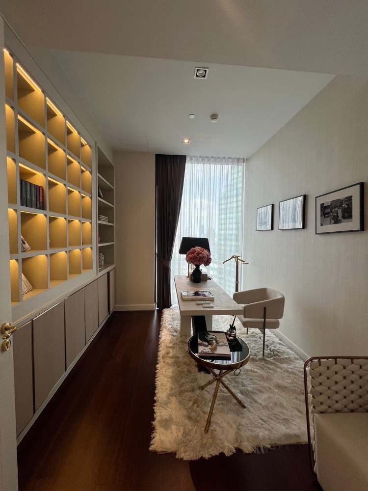 ให้เช่าคอนโดสุขุมวิท อโศก ทองหล่อ : • 𝐑𝐄𝐍𝐓 • 𝐌𝐚𝐫𝐪𝐮𝐞 𝐒𝐮𝐤𝐡𝐮𝐦𝐯𝐢𝐭 • 𝟐+𝟏 𝐁𝐞𝐝 𝟒 𝐁𝐚𝐭𝐡 • 𝟏𝟖𝟗 𝐒𝐪𝐦. • 𝟑𝟓𝟎,𝟎𝟎𝟎 • + 𝐖𝐨𝐫𝐤𝐢𝐧𝐠 𝐑𝐨𝐨𝐦 / 𝐌𝐚𝐢𝐝 𝐑𝐨𝐨𝐦  𝐋𝐢𝐧𝐞 𝐈𝐃 : 𝐕𝐚𝐬𝐬𝐢𝐥𝐲