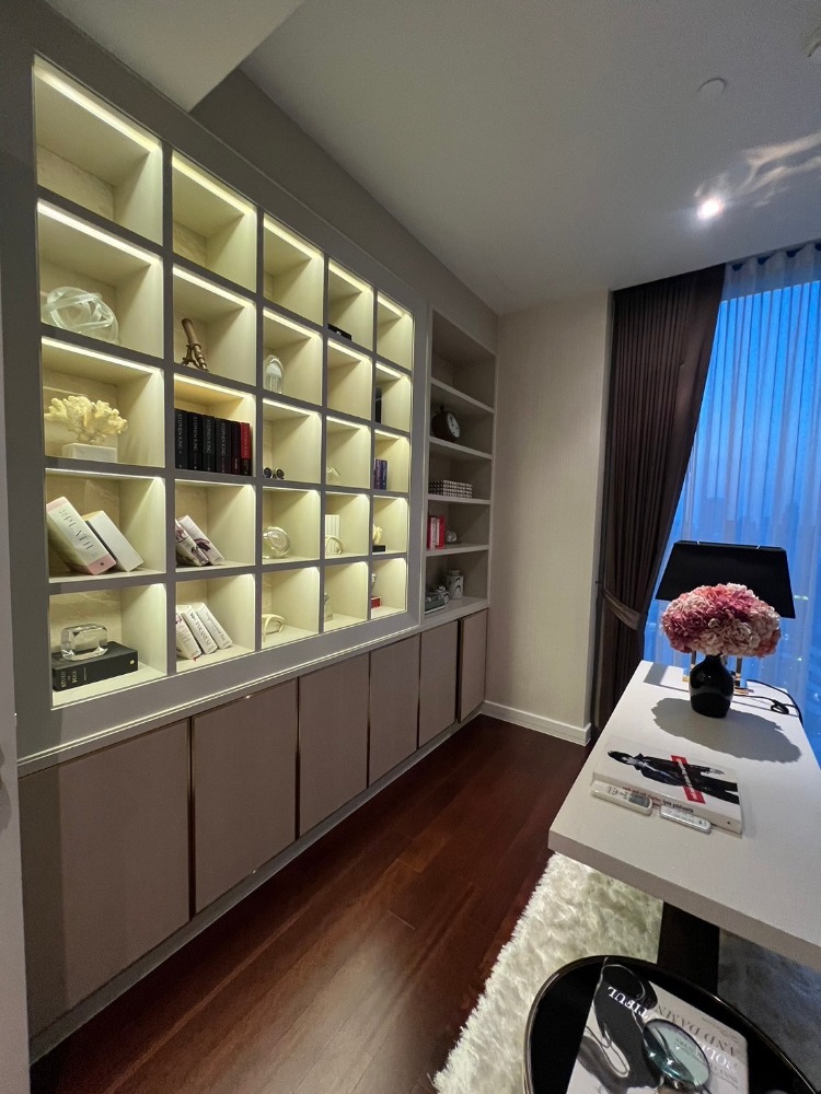 ให้เช่าคอนโดสุขุมวิท อโศก ทองหล่อ : • 𝐑𝐄𝐍𝐓 • 𝐌𝐚𝐫𝐪𝐮𝐞 𝐒𝐮𝐤𝐡𝐮𝐦𝐯𝐢𝐭 • 𝟐+𝟏 𝐁𝐞𝐝 𝟒 𝐁𝐚𝐭𝐡 • 𝟏𝟖𝟗 𝐒𝐪𝐦. • 𝟑𝟓𝟎,𝟎𝟎𝟎 • + 𝐖𝐨𝐫𝐤𝐢𝐧𝐠 𝐑𝐨𝐨𝐦 / 𝐌𝐚𝐢𝐝 𝐑𝐨𝐨𝐦  𝐋𝐢𝐧𝐞 𝐈𝐃 : 𝐕𝐚𝐬𝐬𝐢𝐥𝐲