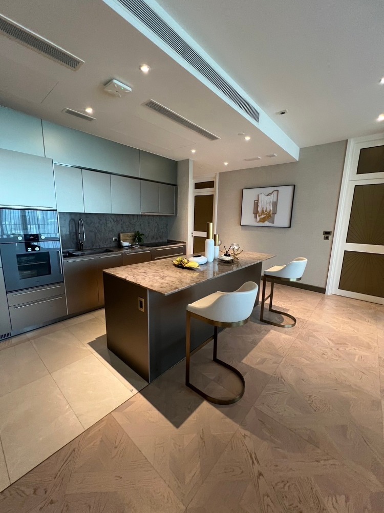 For RentCondoWongwianyai, Charoennakor : • 𝐑𝐄𝐍𝐓 • 𝐌𝐚𝐧𝐝𝐚𝐫𝐢𝐧 𝐎𝐫𝐢𝐞𝐧𝐭𝐚𝐥 • 𝟑 𝐁𝐞𝐝 𝟒 𝐁𝐚𝐭𝐡 • 𝟐𝟐𝟑 𝐒𝐪𝐦. • 𝟒𝟎𝟎,𝟎𝟎𝟎 • + 𝐅𝐮𝐥𝐥𝐲-𝐅𝐮𝐫𝐧𝐢𝐬𝐡𝐞𝐝  𝐋𝐢𝐧𝐞 𝐈𝐃 : 𝐕𝐚𝐬𝐬𝐢𝐥𝐲