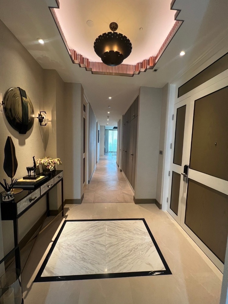 For RentCondoWongwianyai, Charoennakor : • 𝐑𝐄𝐍𝐓 • 𝐌𝐚𝐧𝐝𝐚𝐫𝐢𝐧 𝐎𝐫𝐢𝐞𝐧𝐭𝐚𝐥 • 𝟑 𝐁𝐞𝐝 𝟒 𝐁𝐚𝐭𝐡 • 𝟐𝟐𝟑 𝐒𝐪𝐦. • 𝟒𝟎𝟎,𝟎𝟎𝟎 • + 𝐅𝐮𝐥𝐥𝐲-𝐅𝐮𝐫𝐧𝐢𝐬𝐡𝐞𝐝  𝐋𝐢𝐧𝐞 𝐈𝐃 : 𝐕𝐚𝐬𝐬𝐢𝐥𝐲