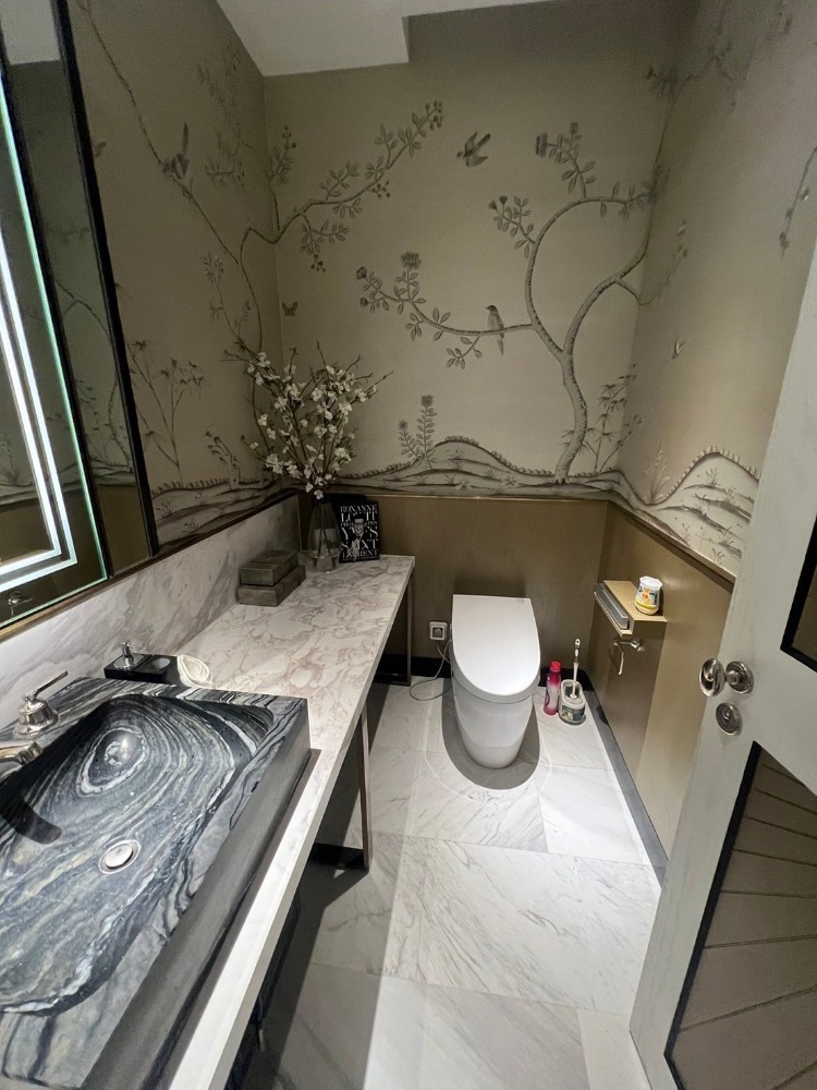 For RentCondoWongwianyai, Charoennakor : • 𝐑𝐄𝐍𝐓 • 𝐌𝐚𝐧𝐝𝐚𝐫𝐢𝐧 𝐎𝐫𝐢𝐞𝐧𝐭𝐚𝐥 • 𝟑 𝐁𝐞𝐝 𝟒 𝐁𝐚𝐭𝐡 • 𝟐𝟐𝟑 𝐒𝐪𝐦. • 𝟒𝟎𝟎,𝟎𝟎𝟎 • + 𝐅𝐮𝐥𝐥𝐲-𝐅𝐮𝐫𝐧𝐢𝐬𝐡𝐞𝐝  𝐋𝐢𝐧𝐞 𝐈𝐃 : 𝐕𝐚𝐬𝐬𝐢𝐥𝐲