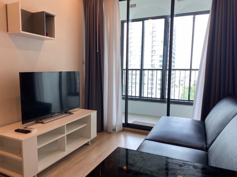 ขายคอนโดท่าพระ ตลาดพลู วุฒากาศ : 🐝 Urgent sale with tenant!! 30-sqm-one bedroom unit at Ideo Sathorn Tha Phra, good for investment, 4%-5% rental yield per year 🐝