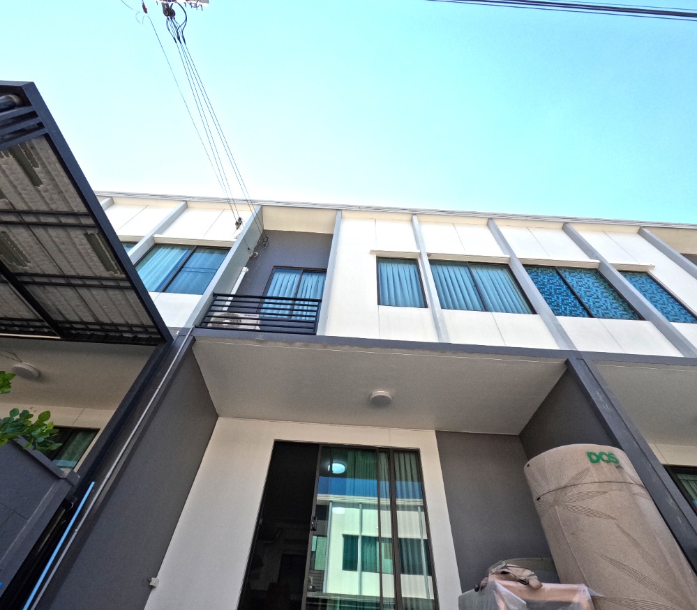For SaleTownhomeRama5, Ratchapruek, Bangkruai : Townhouse for sale, Pleno Ratchapruek, Nonthaburi, beautiful, good condition, no leaks, no seepage, stylishly decorated, 17.5 square wa.