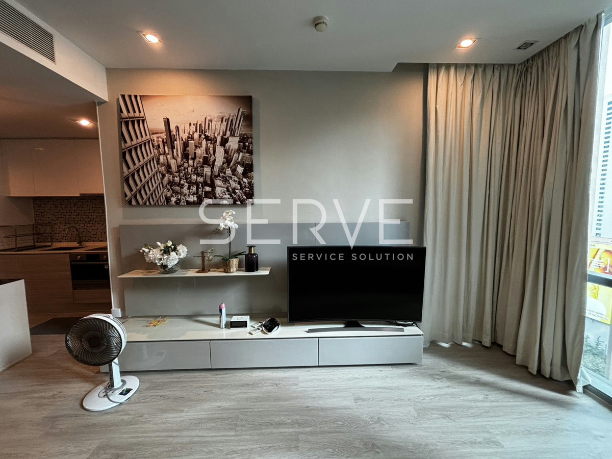 ให้เช่าคอนโดสุขุมวิท อโศก ทองหล่อ : 🔥1 นอน มีอ่าง 50.12 ตร.ม ทำเลดีใกล้ MRT เพชรบุรี 500 ม. และ MRT สุขุมวิท 700 ม. ใกล้ห้าง ที่คอนโด The Room Sukhumvit 21 / ให้เช่าคอนโด