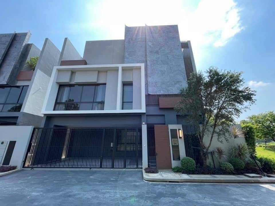 ให้เช่าบ้านพัฒนาการ ศรีนครินทร์ : ● Modern style ● บ้านเดี่ยว 3 ชั้น 69.30 ตร.ว. | 4 ห้องนอน มีลิฟท์ | ใกล้ Mandarin International School 4 นาที, โรงเรียนรามคำแหง แอดเวนท์ อินเตอร์ 8 นาที, Homepro รามคำแหง 11 นาที