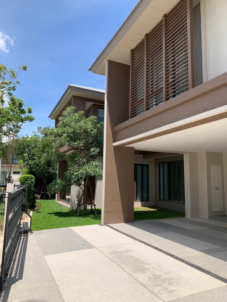 ให้เช่าบ้านพัฒนาการ ศรีนครินทร์ : ● Spacious Area ● บ้านเดี่ยว 2 ชั้น 4 ห้องนอน | 109.00 ตร.ว. 300.00 ตร.ม. | ใกล้ โรงเรียนนานาชาติ แอ๊ดเวนต์รามคำแหง 6 นาที,โฮมโปร รามคำแหง 8 นาที., โรงพยาบาลรามคำแหง 8 นาที