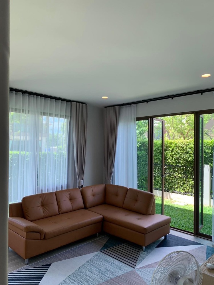 ขายบ้านพัฒนาการ ศรีนครินทร์ : ● Spacious Area ● บ้านเดี่ยว 2 ชั้น 4 ห้องนอน | 109.00 ตร.ว. 300.00 ตร.ม. | ใกล้ โรงเรียนนานาชาติ แอ๊ดเวนต์รามคำแหง 6 นาที,โฮมโปร รามคำแหง 8 นาที., โรงพยาบาลรามคำแหง 8 นาที