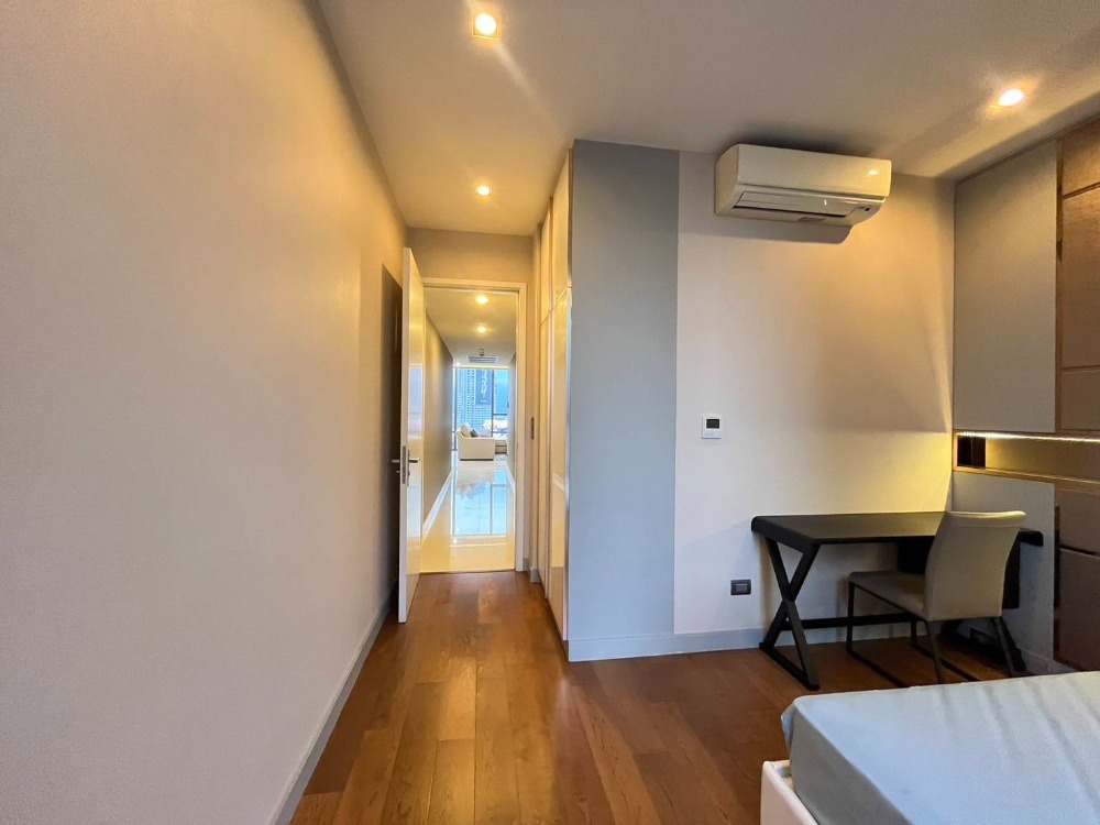 ให้เช่าคอนโดสาทร นราธิวาส : The Bangkok Sathorn / ห้องสวยวิวโล่ง ติด BTS สุรศักดิ์ / 2 ห้องนอน 2 ห้องน้ำ 117 ตร.ม. โทร 0937890899