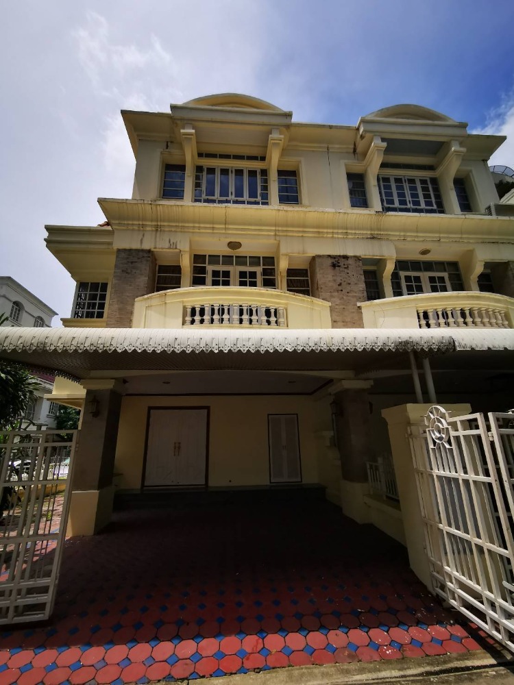 ขายบ้านปิ่นเกล้า จรัญสนิทวงศ์ : รหัสทรัพย์ Bh0743 บ้านธาริณี ปิ่นเกล้า ห้องขนาด 144 ตร.ม. แบบ 4 ห้องนอน 5 ห้องน้ำ ชั้น 4