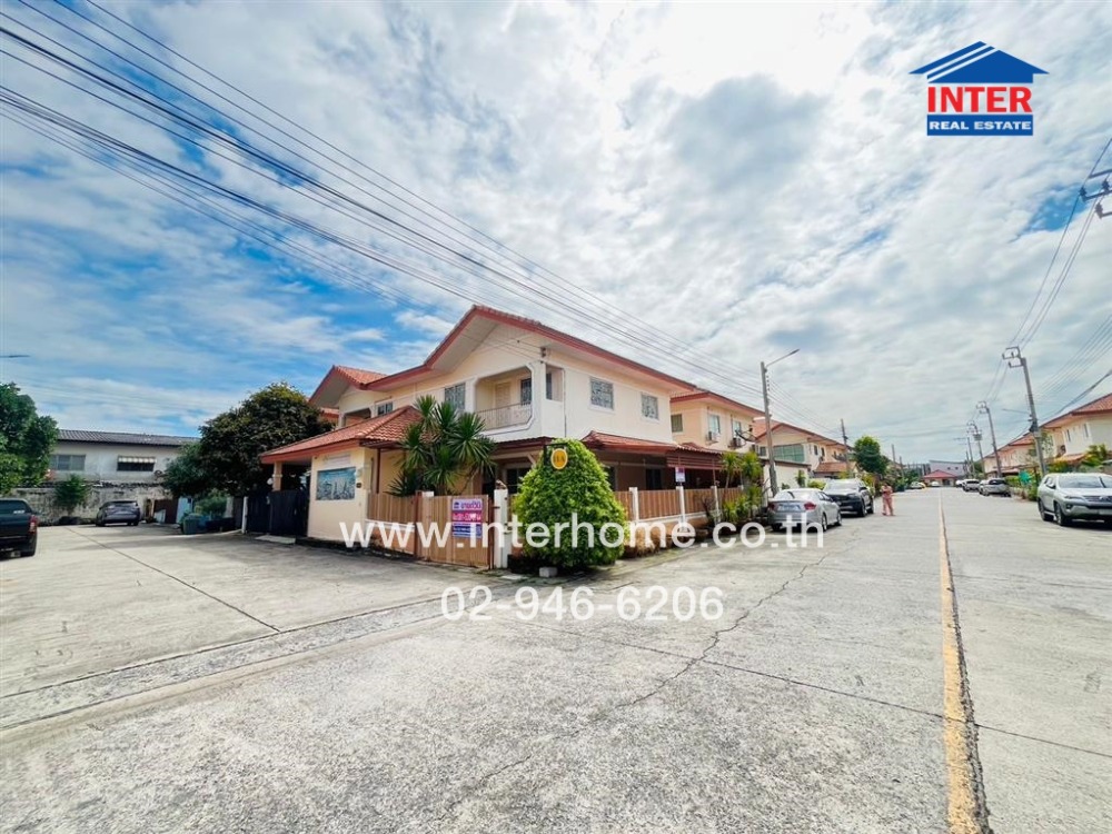 ขายบ้านปิ่นเกล้า จรัญสนิทวงศ์ : บ้านเเฝด 2 ชั้น 39.3 ตร.ว. หมู่บ้านเอกกวิน เลียบคลองสอง ใกล้โรงรับจำนำ ระหว่างซอยเลียบคลองสอง4-6 ถนนรามอินทรา ถนนเลียบคลองสอง เขตคลองสามวา กรุงเทพมหานคร