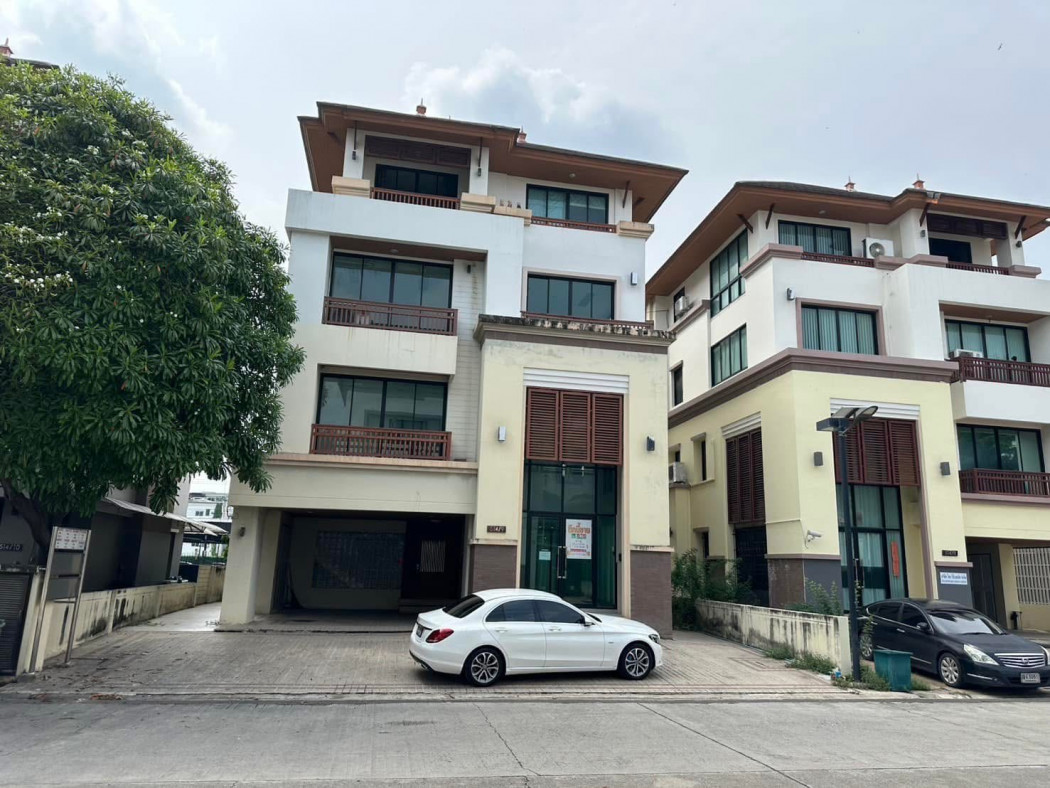 For RentOfficeYothinpattana,CDC : For rent: Home Office 4 floors, Regent Ratchada, Huai Khwang, near SISB School