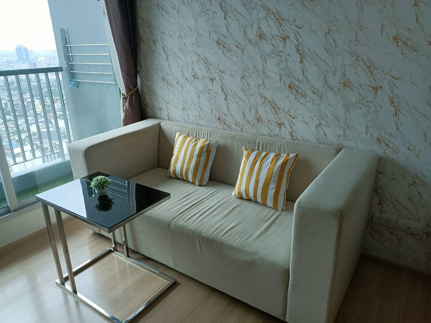 For RentCondoSapankwai,Jatujak : Rhythm Phahol - Ari, 1 bed, 17000 per month