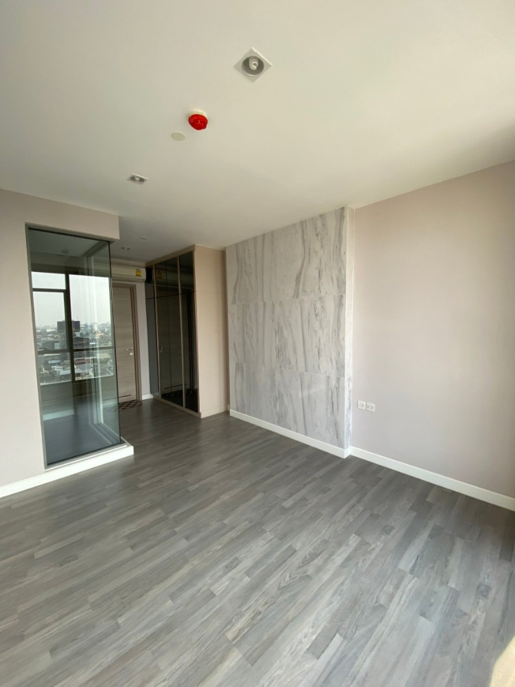 For SaleCondoSiam Paragon ,Chulalongkorn,Samyan : The Room Rama 4【𝐒𝐄𝐋𝐋】🔥Combining modern and warm styles, simple but charming, with built-ins that increase usable space in every corner🔥 Contact Line ID: @hacondo