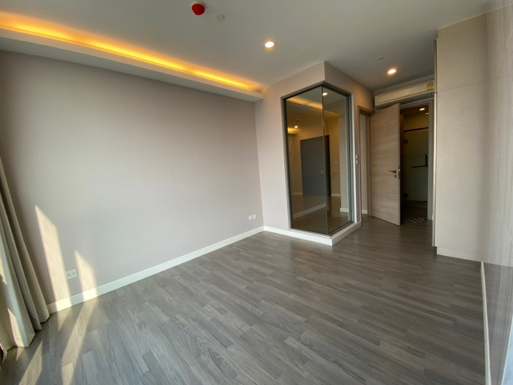 For SaleCondoSiam Paragon ,Chulalongkorn,Samyan : The Room Rama 4【𝐒𝐄𝐋𝐋】🔥Combining modern and warm styles, simple but charming, with built-ins that increase usable space in every corner🔥 Contact Line ID: @hacondo