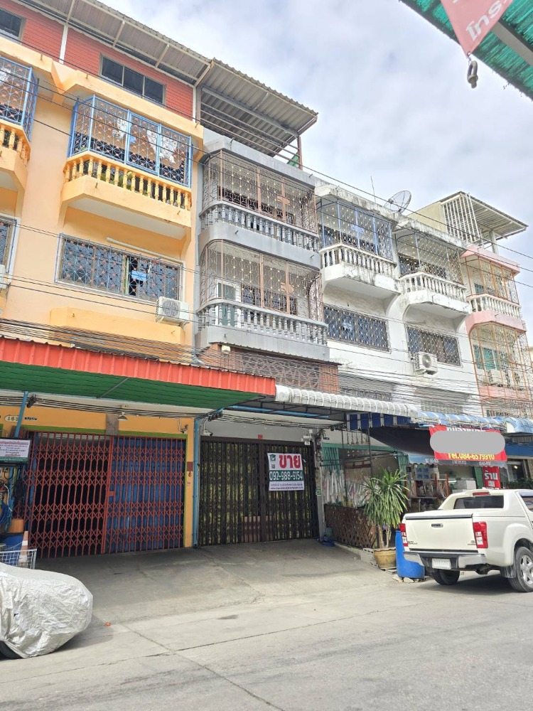 For SaleShop HouseRama 2, Bang Khun Thian : For sale: 3.5-storey shophouse, 23 sq m., Sagaegam 35/3, main road, decorated, well extended, ready to move in.