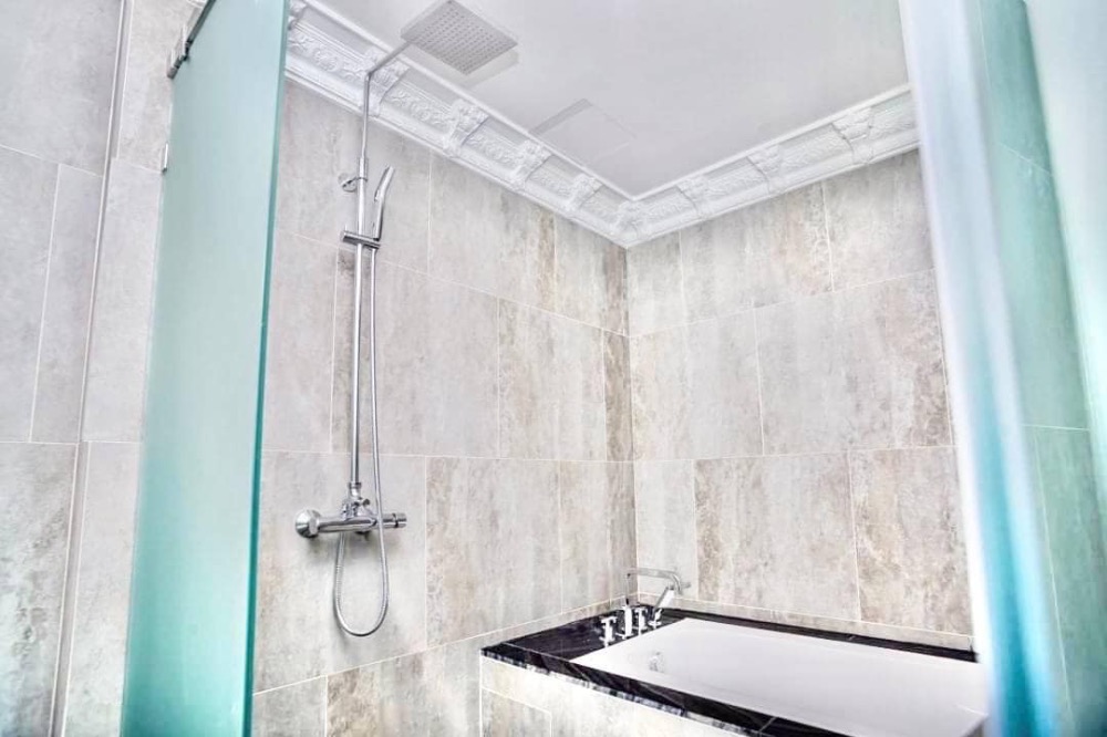 For SaleCondoSukhumvit, Asoke, Thonglor : For sale: Luxury penthouse, corner unit, decorated in French style, The Lumpini 24 project, Sukhumvit Soi 24, high floor, beautiful view, Chao Phraya River view