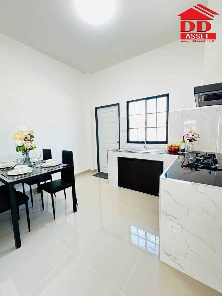 ขายบ้านพัทยา บางแสน ชลบุรี สัตหีบ : ขายบ้านเดี่ยว หมู่บ้านรัตนากรวิลเลจ 18 ชลบุรี-พัทยา (Rattanakorn Village 18) ห่างถนนสุขุมวิทเพียง 500 เมตร รหัส : H8147