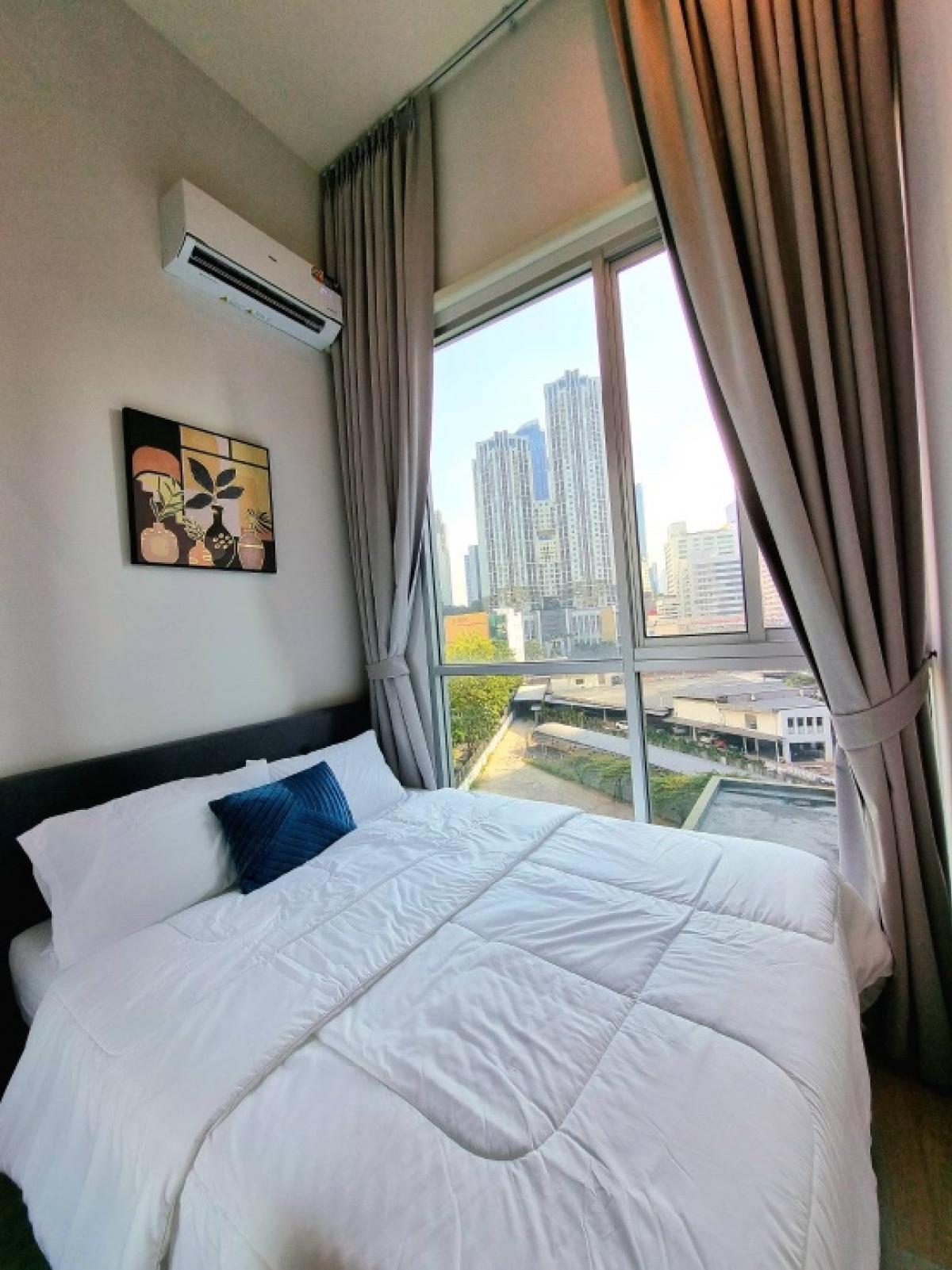 ขายคอนโดรัชดา ห้วยขวาง : 📢👇Noble Revolve Ratchada 2 หนึ่งในคอนโดที่ได้รับความนิยมสูงสุด ทั้งเพื่ออยู่อาศัยและการลงทุน! ✨ ทำเลเยี่ยม ใกล้ MRT เพียง 80 เมตร 🏙 ตกแต่งสวย พร้อมวิวเปิดโล่ง ไม่มีตึกบัง