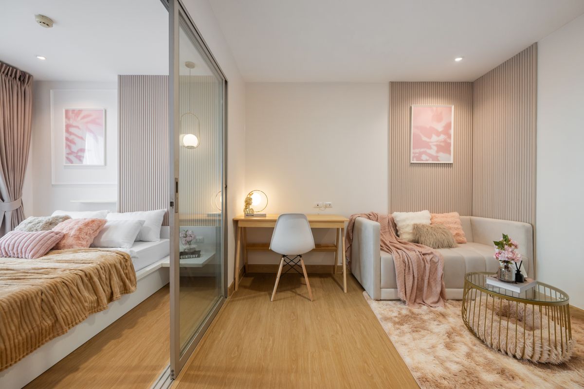 For SaleCondoPinklao, Charansanitwong : For sale: The Trust Residence Pinklao (The Trust Residence Pinklao), 7th floor, swimming pool view, cool breeze, 9 rooms to choose from, over 100% loan available, interested in making an appointment to view the room, negotiable, perfectly decorated, has a