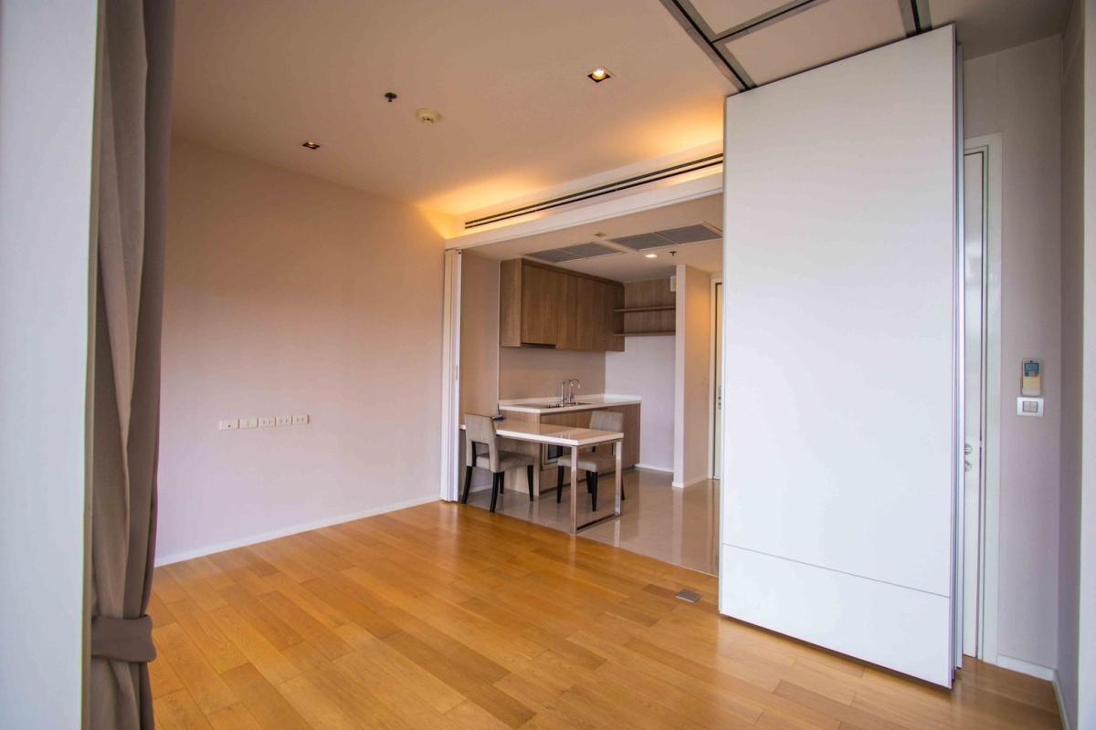 For SaleCondoRama9, Petchburi, RCA : 03/04/2026, Luxury premium 3-bedroom, 3-bathroom near BTS Phetchaburi
For sale at 25.9 million or rent at 100,000 baht/month at Circle Living Prototype! 0642748883