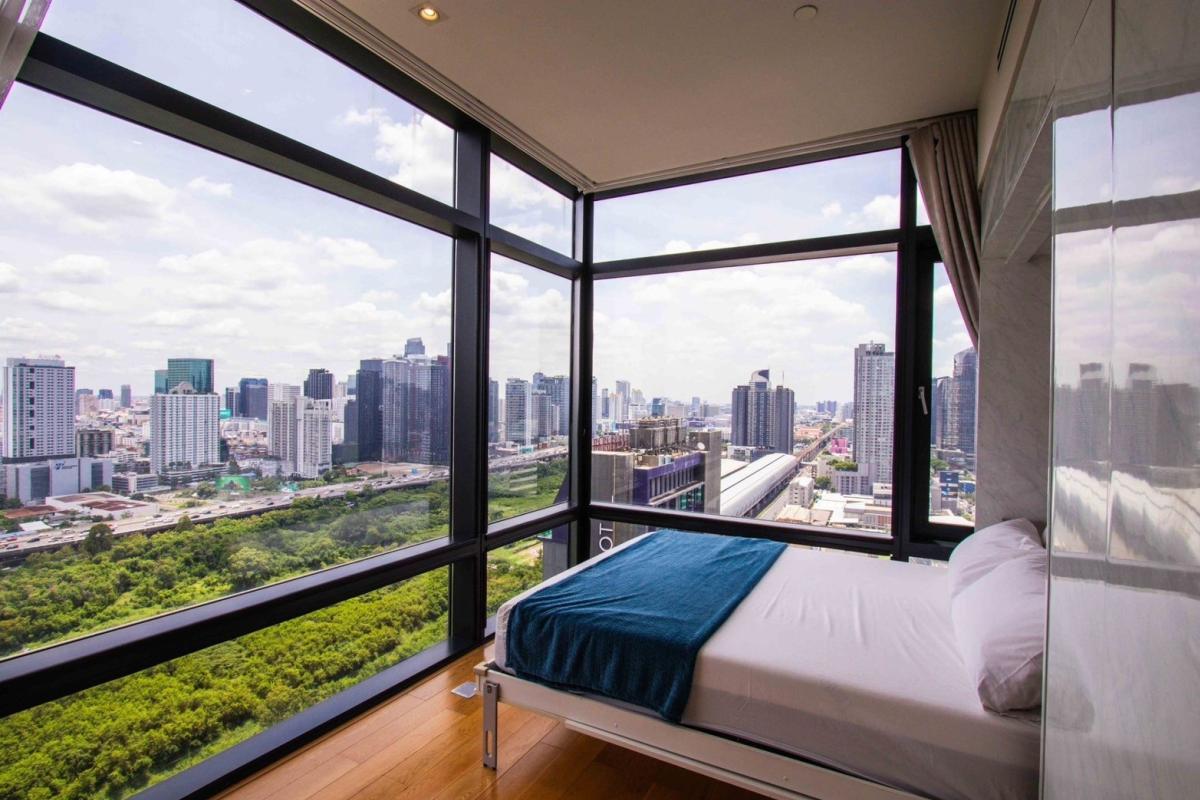 For SaleCondoRama9, Petchburi, RCA : 03/04/2026, Luxury premium 3-bedroom, 3-bathroom near BTS Phetchaburi
For sale at 25.9 million or rent at 100,000 baht/month at Circle Living Prototype! 0642748883