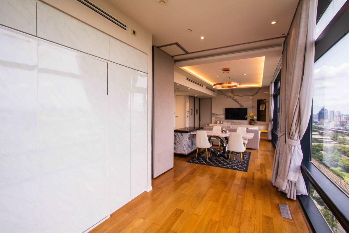 For SaleCondoRama9, Petchburi, RCA : 03/04/2026, Luxury premium 3-bedroom, 3-bathroom near BTS Phetchaburi
For sale at 25.9 million or rent at 100,000 baht/month at Circle Living Prototype! 0642748883