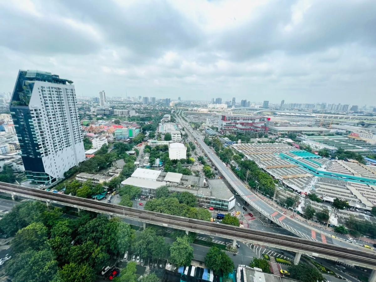 For SaleCondoSapankwai,Jatujak : 03/04/2026, 🏙️Condo in the heart of Chatuchak, 2 bedrooms, 2 bathrooms, ready to move in!
Near BTS/MRT Mo Chit - Chatuchak, starting at 16.65 million baht. 0642748883