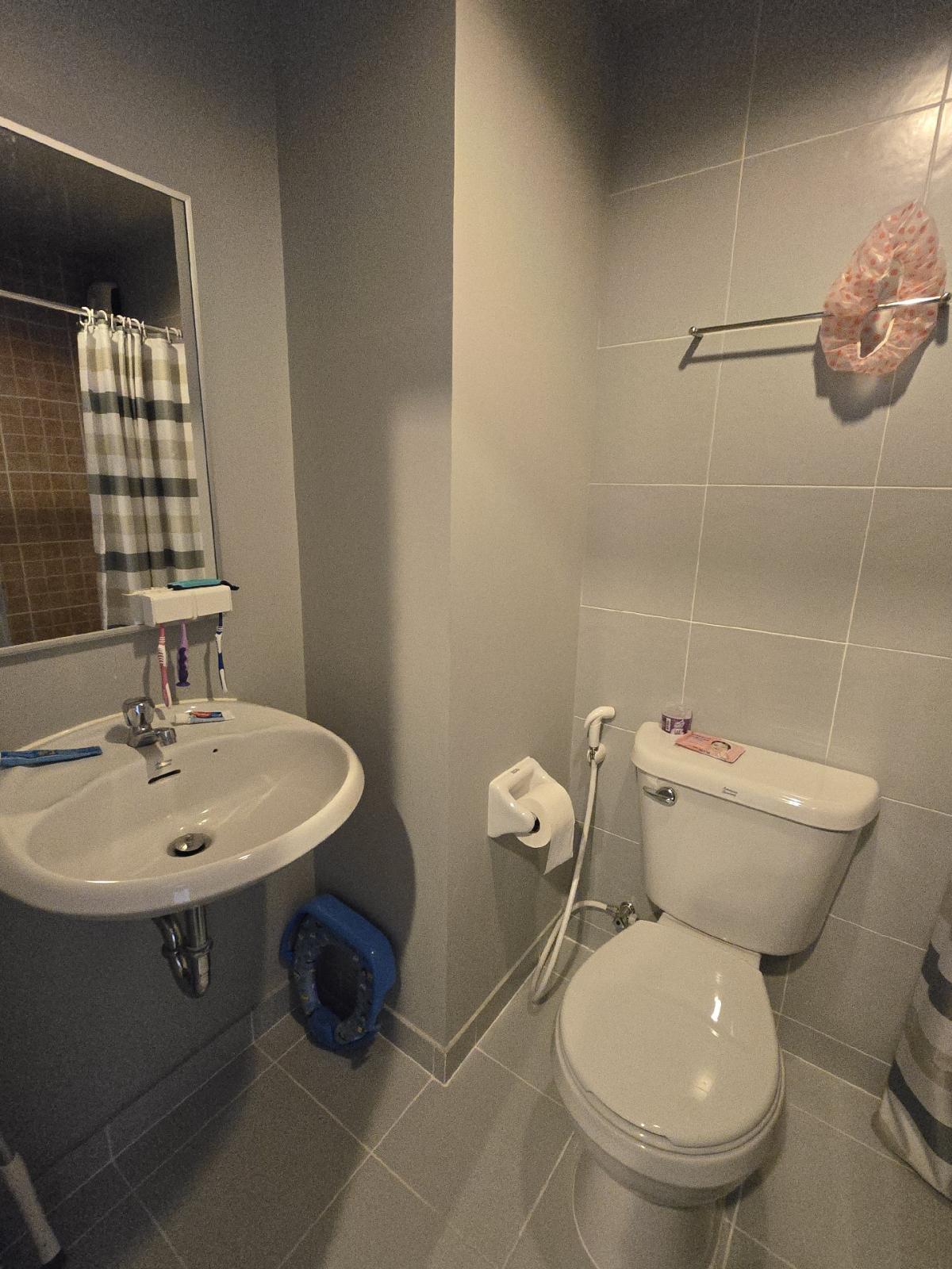 ให้เช่าคอนโดชะอำ เพชรบุรี : ให้เช่า ลุมพินี ซีวิว ชะอำ ชั้น 18 ขนาด 26 ตรม.วิวทะเล ครบพร้อมอยู่ 