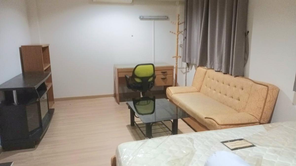 ให้เช่าทาวน์โฮมพระราม 2 บางขุนเทียน : 🔥ให้เช่า ทาวน์โฮม 3ชั้น หมู่บ้าน: ลุมพินีทาวน์พาร์ค ท่าข้าม พระราม2 ซ.อนามัยงามเจริญ❤️ พื้นที่ 142ตรม ขนาด 5 ห้องนอน 3 ห้องน้ำ เครื่องใช้ไฟฟ้าครบ เฟอร์นิเจอร์ครบพร้อมอยู่ -พื้นที่จอดรถ 2คัน, มีหลังคาโรงรถ 🔥ค่าเช่า 25,000-/เดือน สัญญา 1ปี ล่วงหน้า 1เดือน ป