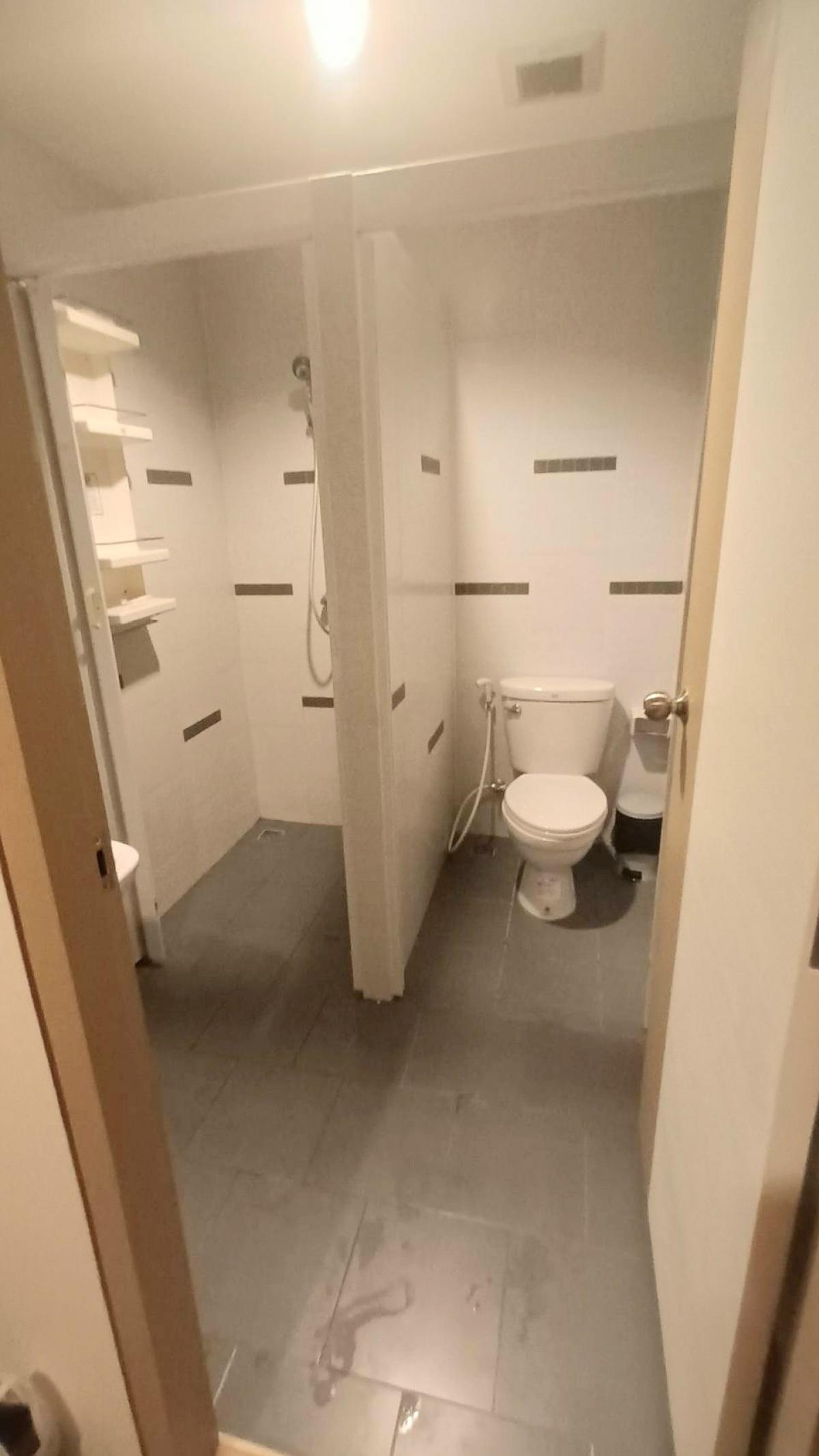 ให้เช่าทาวน์โฮมพระราม 2 บางขุนเทียน : 🔥ให้เช่า ทาวน์โฮม 3ชั้น หมู่บ้าน: ลุมพินีทาวน์พาร์ค ท่าข้าม พระราม2 ซ.อนามัยงามเจริญ❤️ พื้นที่ 142ตรม ขนาด 5 ห้องนอน 3 ห้องน้ำ เครื่องใช้ไฟฟ้าครบ เฟอร์นิเจอร์ครบพร้อมอยู่ -พื้นที่จอดรถ 2คัน, มีหลังคาโรงรถ 🔥ค่าเช่า 25,000-/เดือน สัญญา 1ปี ล่วงหน้า 1เดือน ป