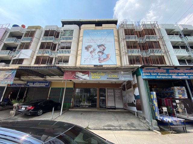 For SaleShop HouseSamut Prakan,Samrong : H618-Commercial building for sale, 4 floors, 2 rooms, on Sukhumvit Road, Pu Chao Saming Phrai Intersection, near BTS Pu Chao