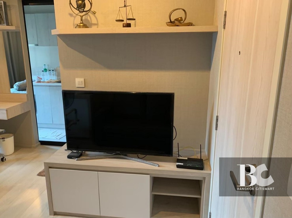 For SaleCondoRama9, Petchburi, RCA : Condo at Asoke for Sale, close to SWU, 1 bed, Life Asoke